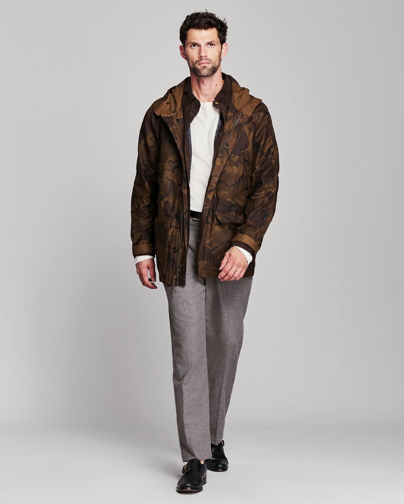 Model is 6'2" wearing size medium.