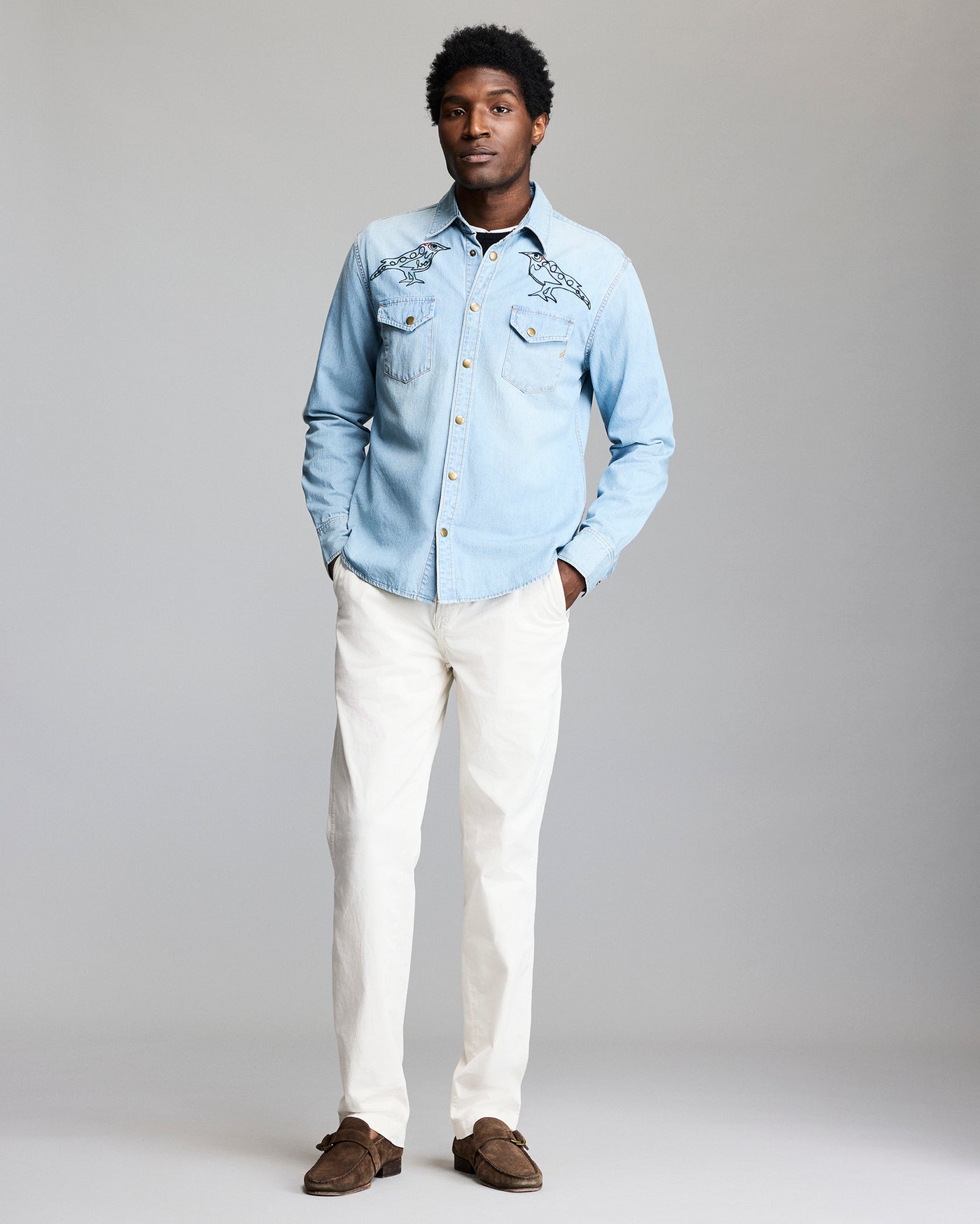 Model is 6'2" wearing size large.