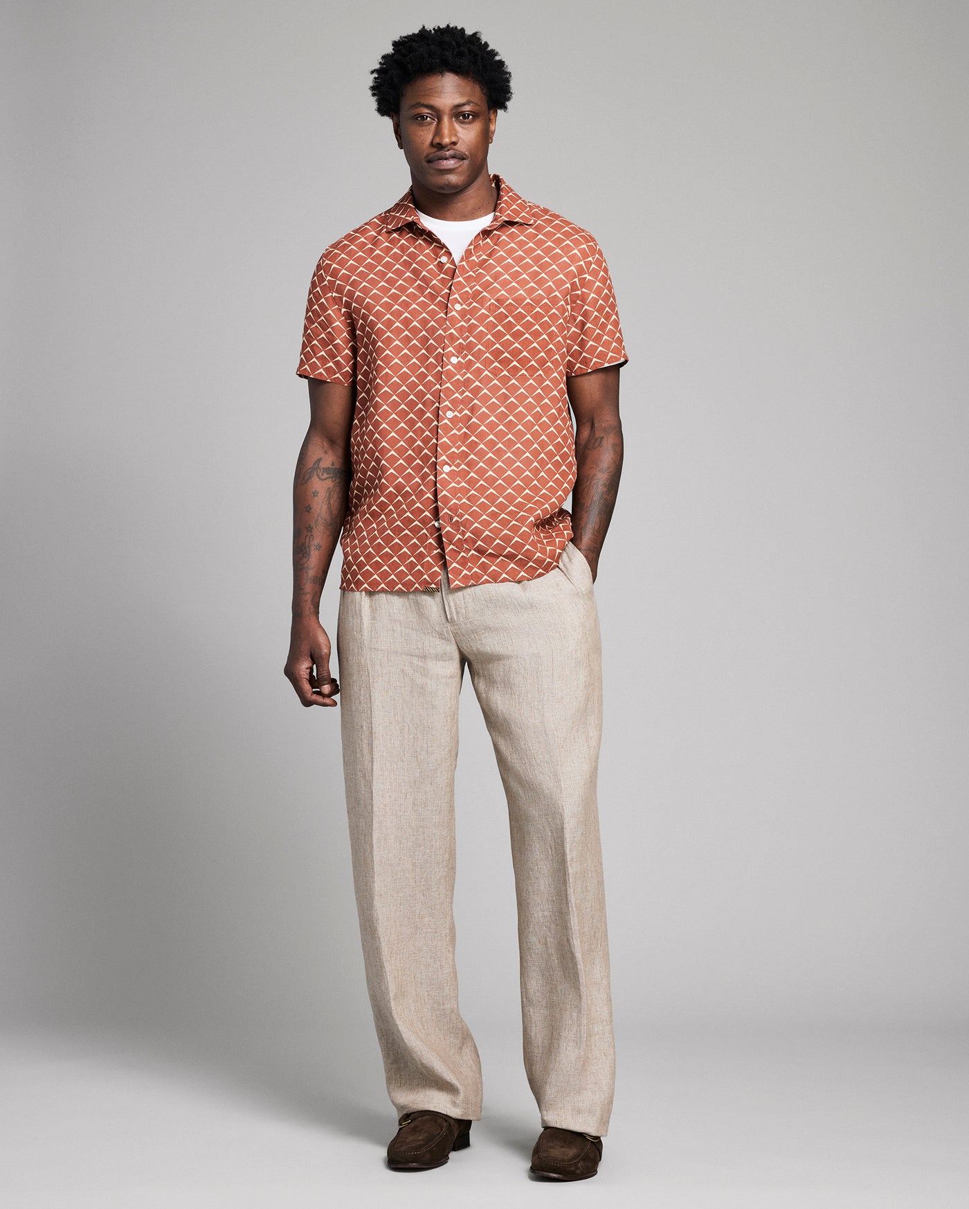 Model is 6'2" wearing size medium.