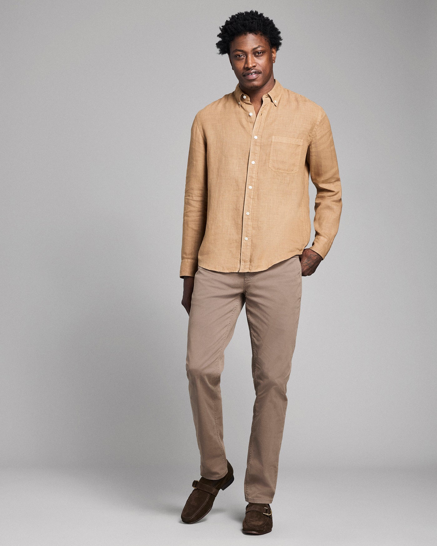 Model is 6'2" wearing size medium.