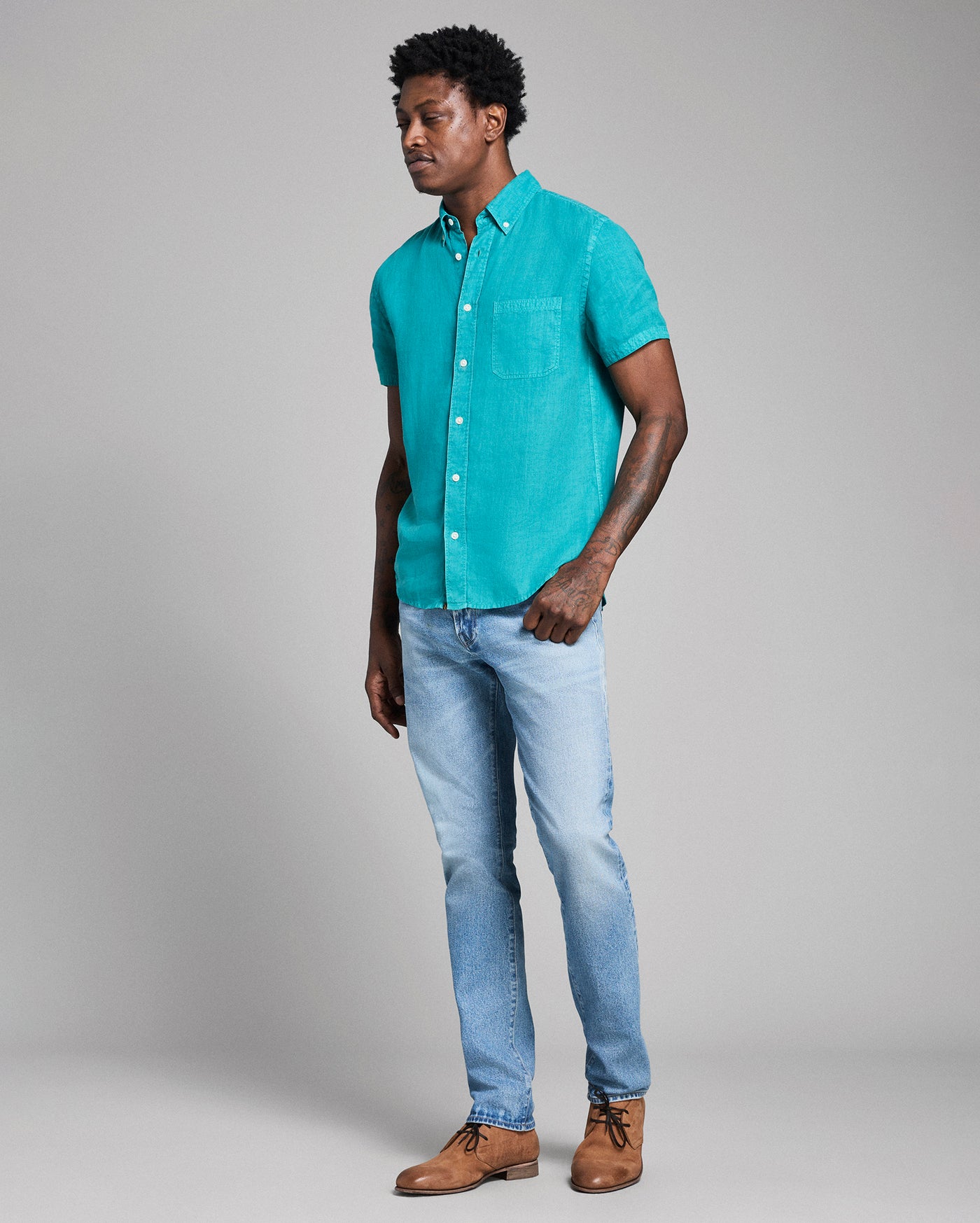 Model is 6'1" wearing size medium.