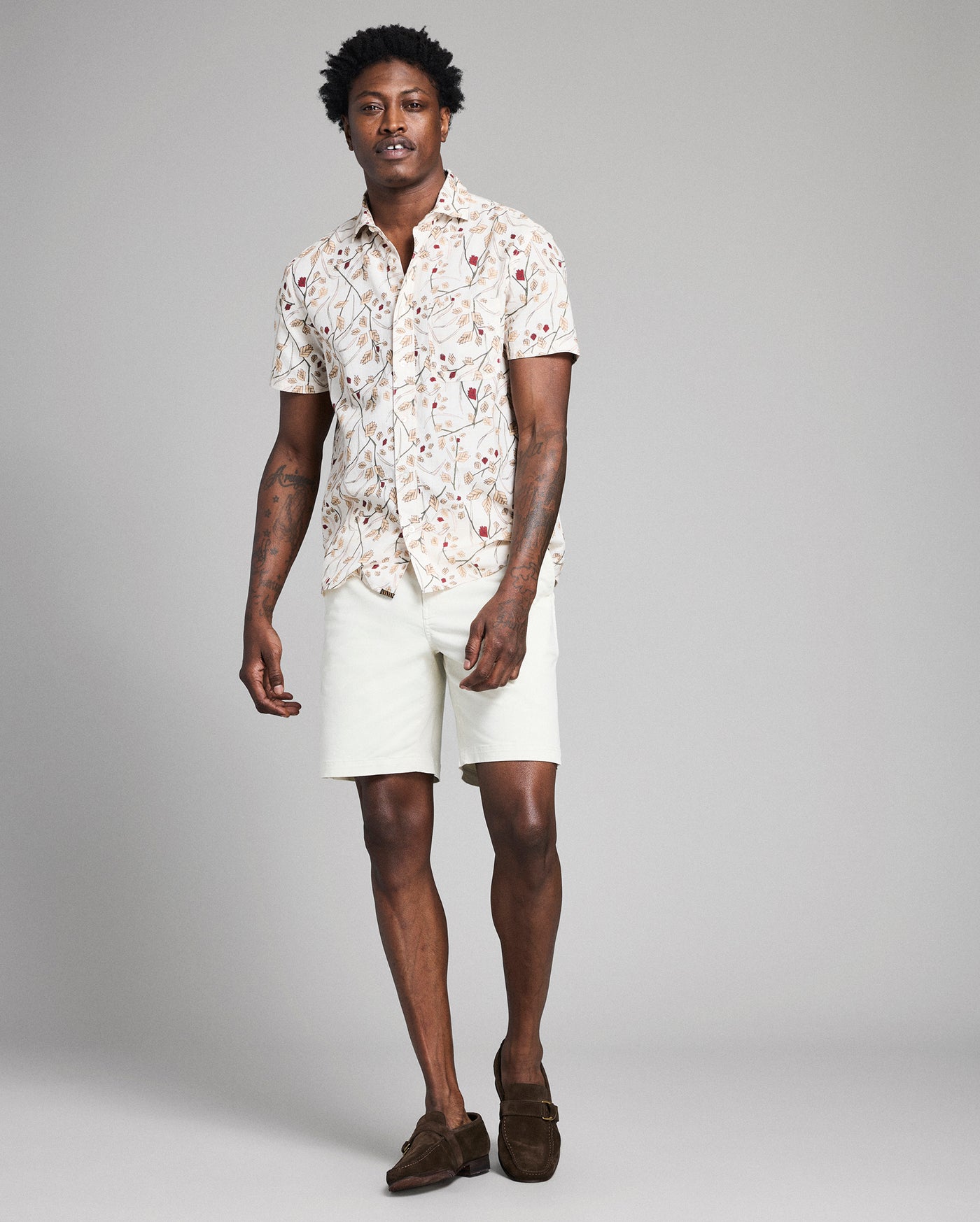 Model is 6'2" wearing size medium.