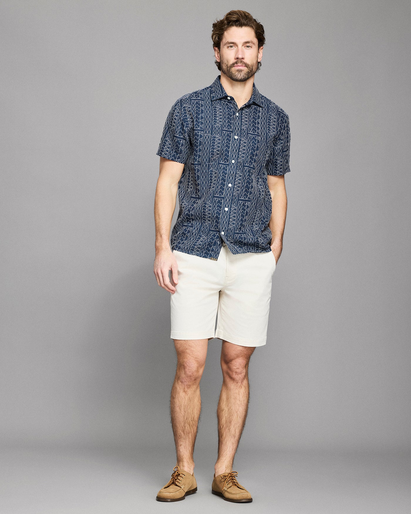 Model is 6'2" wearing size medium.