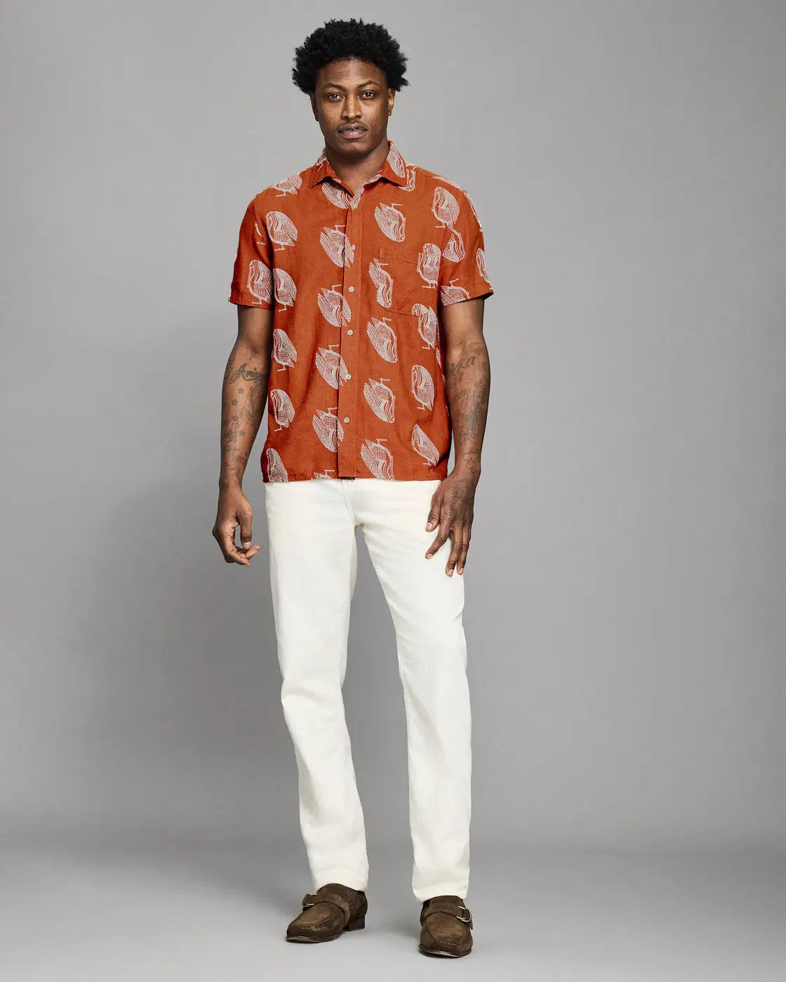 Model is 6'2" wearing size medium.