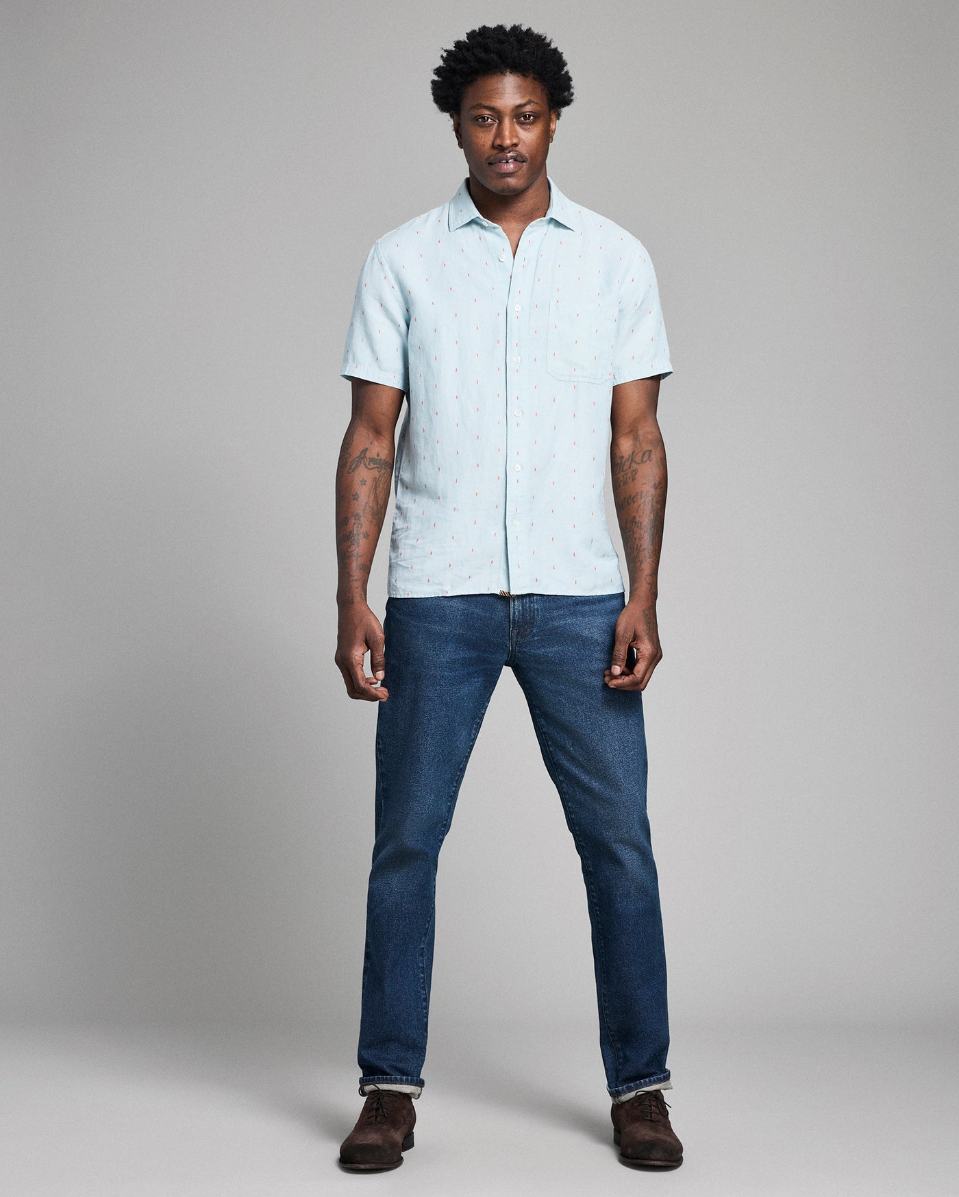 Model is 6'1" wearing size medium.