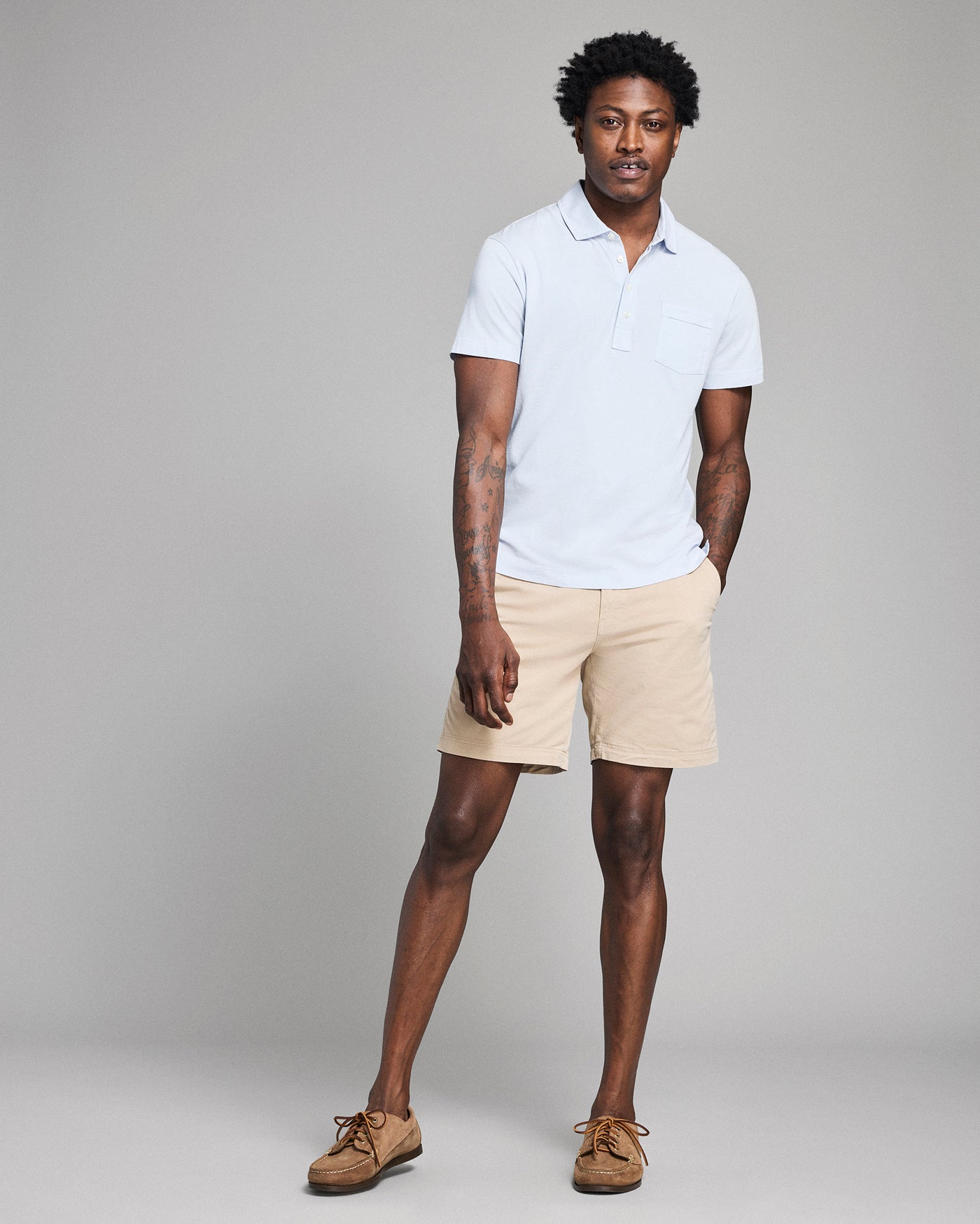 Model is 6'2" wearing size medium.