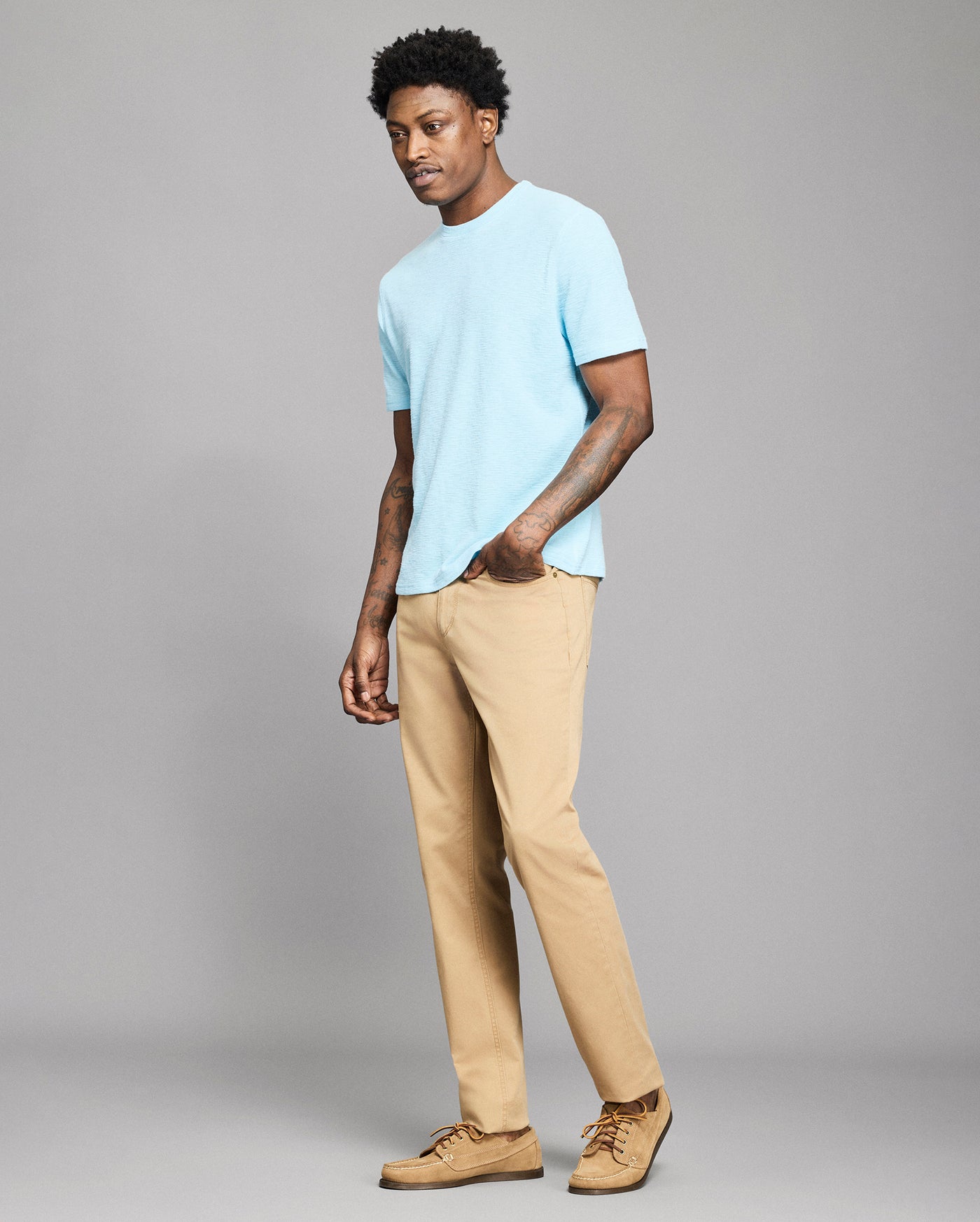 Model is 6'2" wearing size medium.