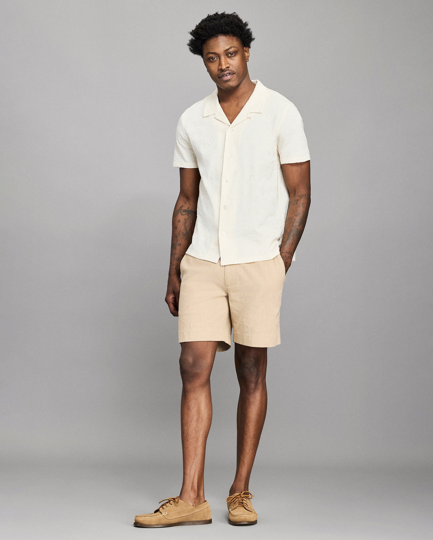 Model is 6'2" wearing size medium.