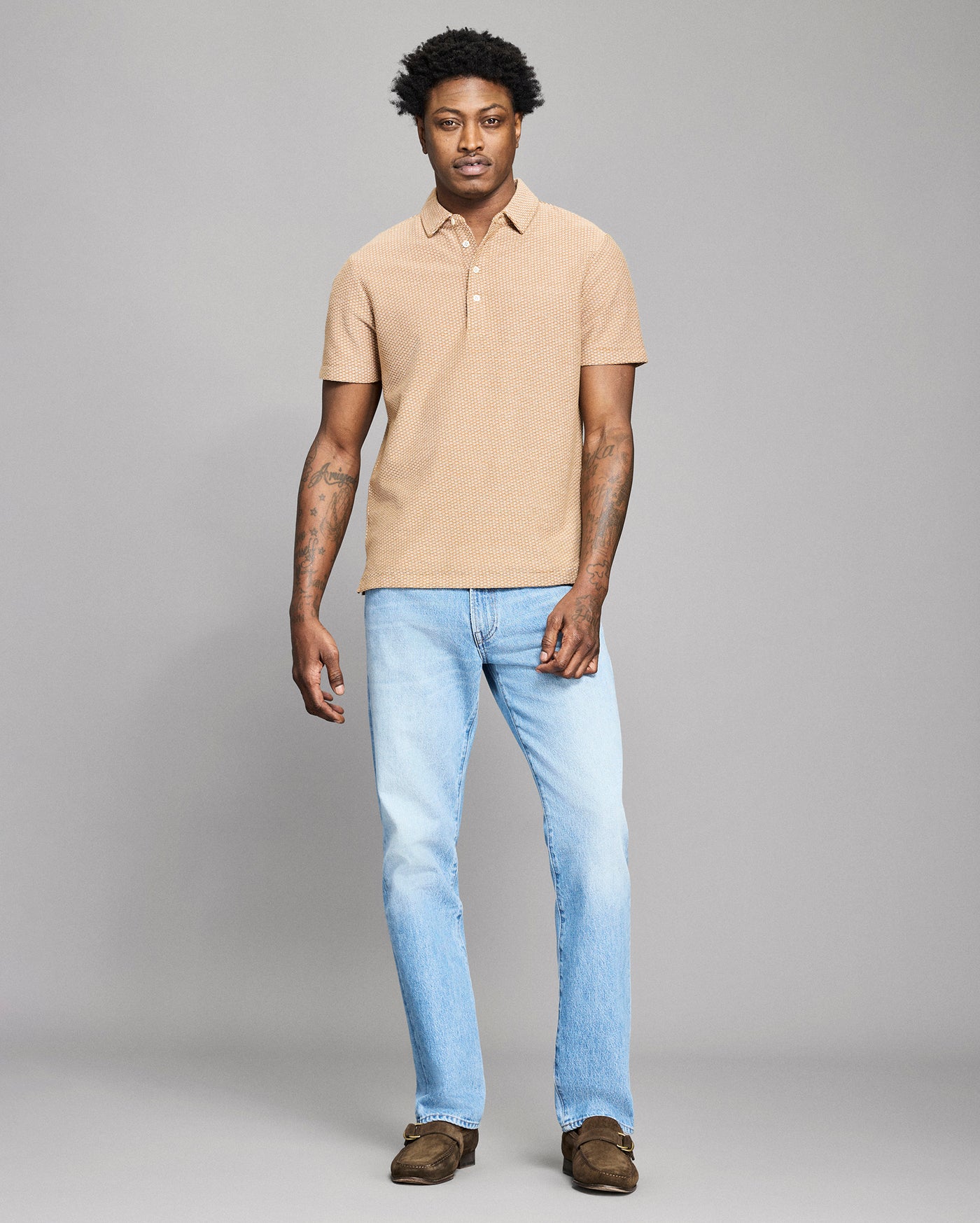 Model is 6'1" wearing size medium.
