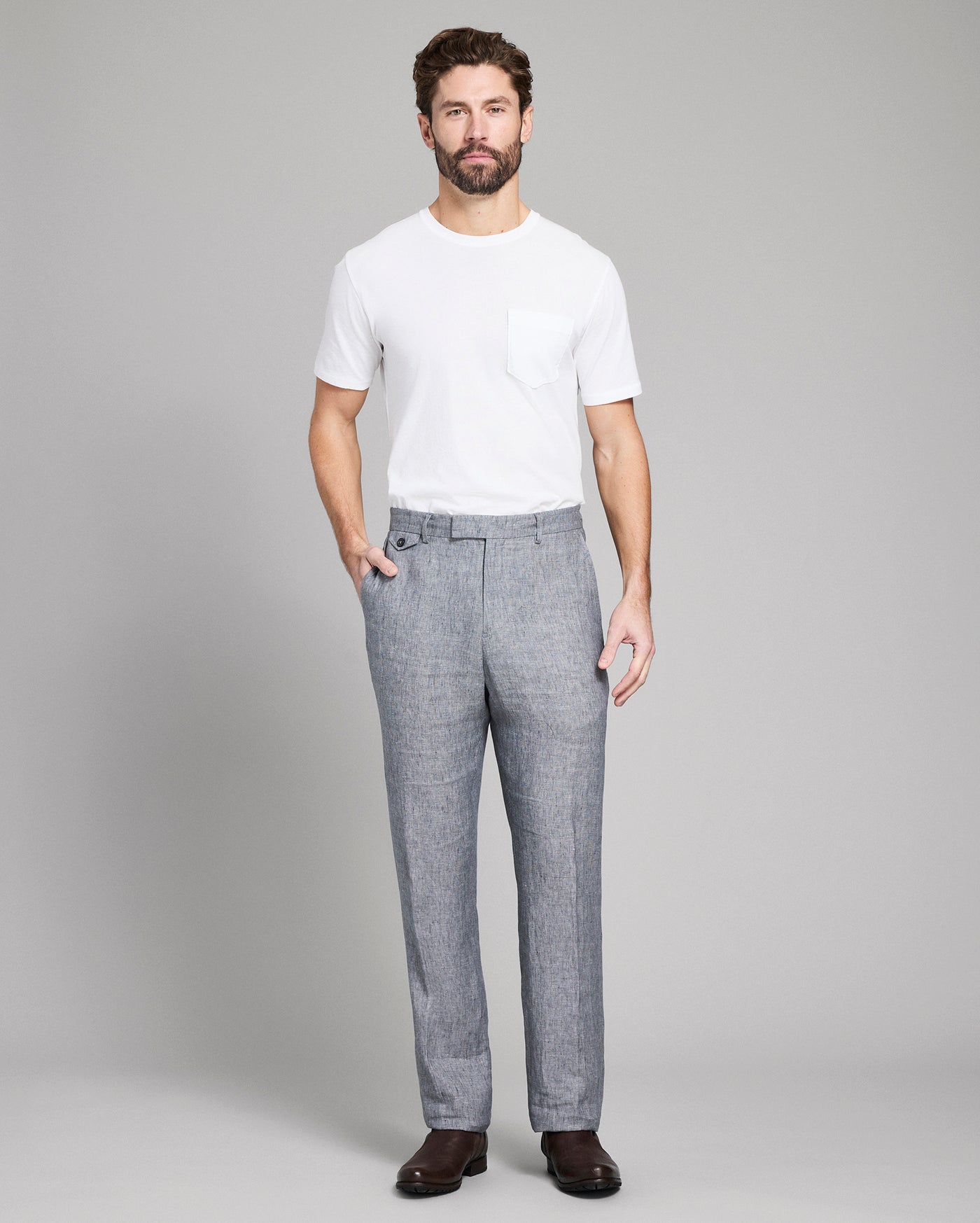 Model is 6'2" wearing size 32R.