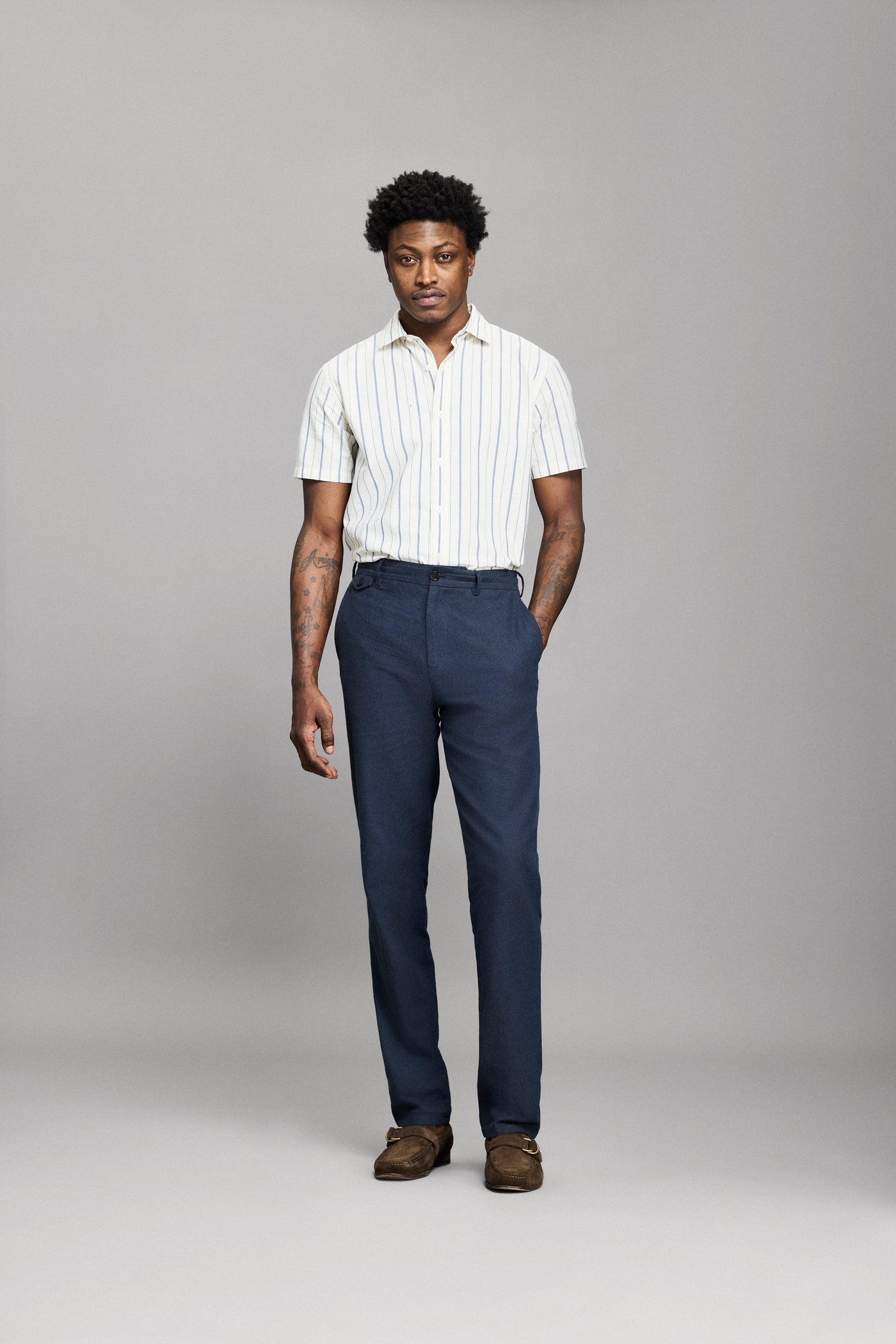 Model is 6'2" wearing size 32.