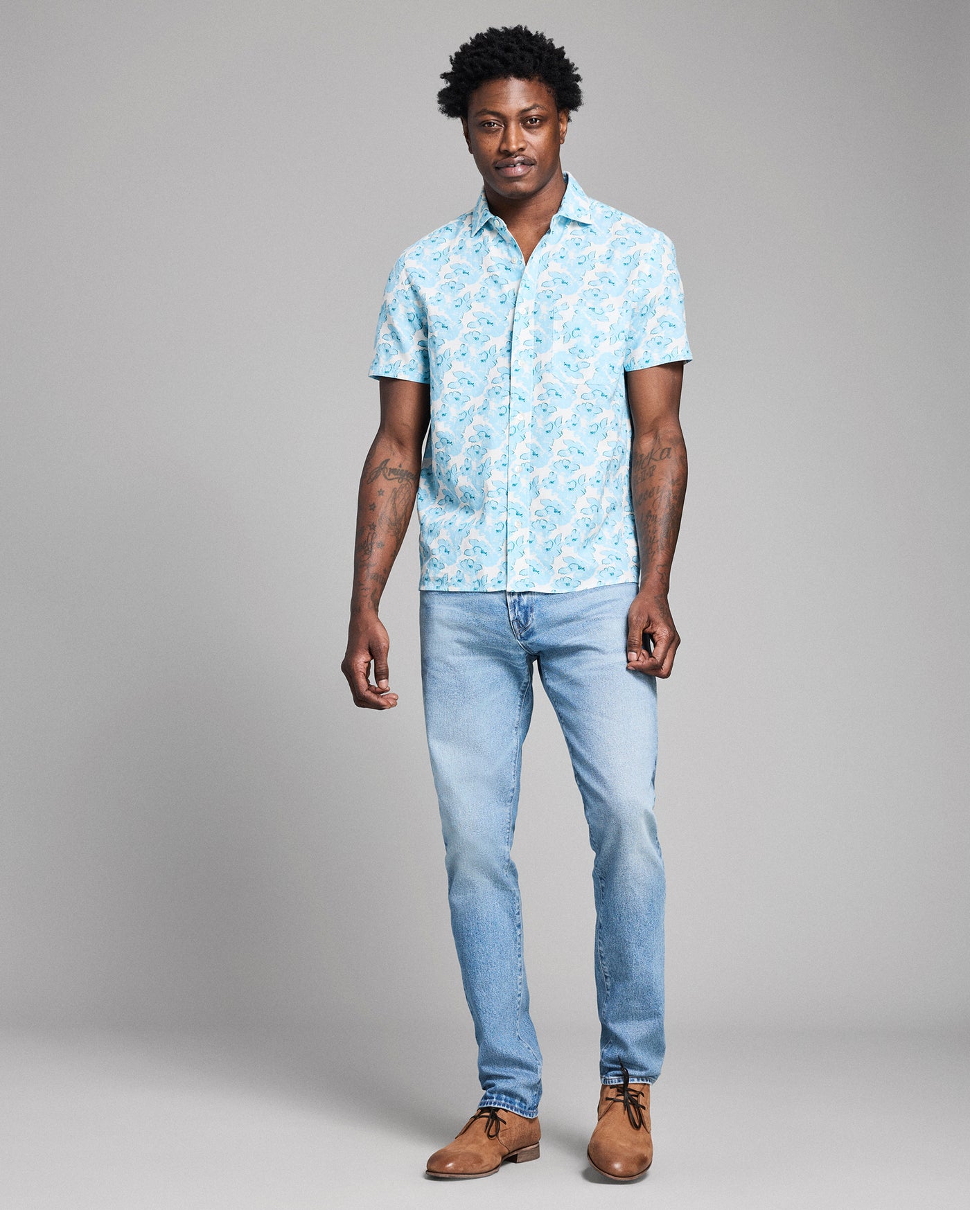 Model is 6'1" wearing size medium.